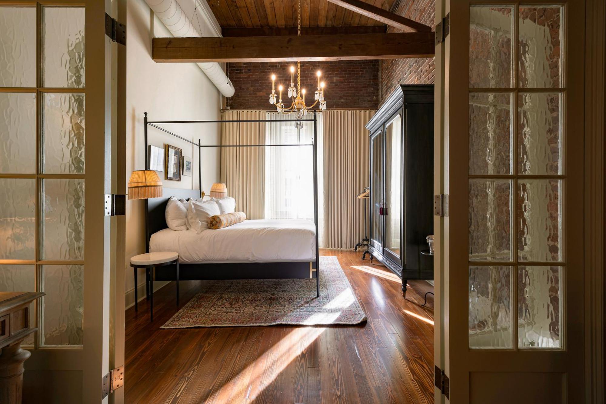 Hotel Cleo, Knoxville Downtown, A Tribute Portfolio Hotel Luaran gambar