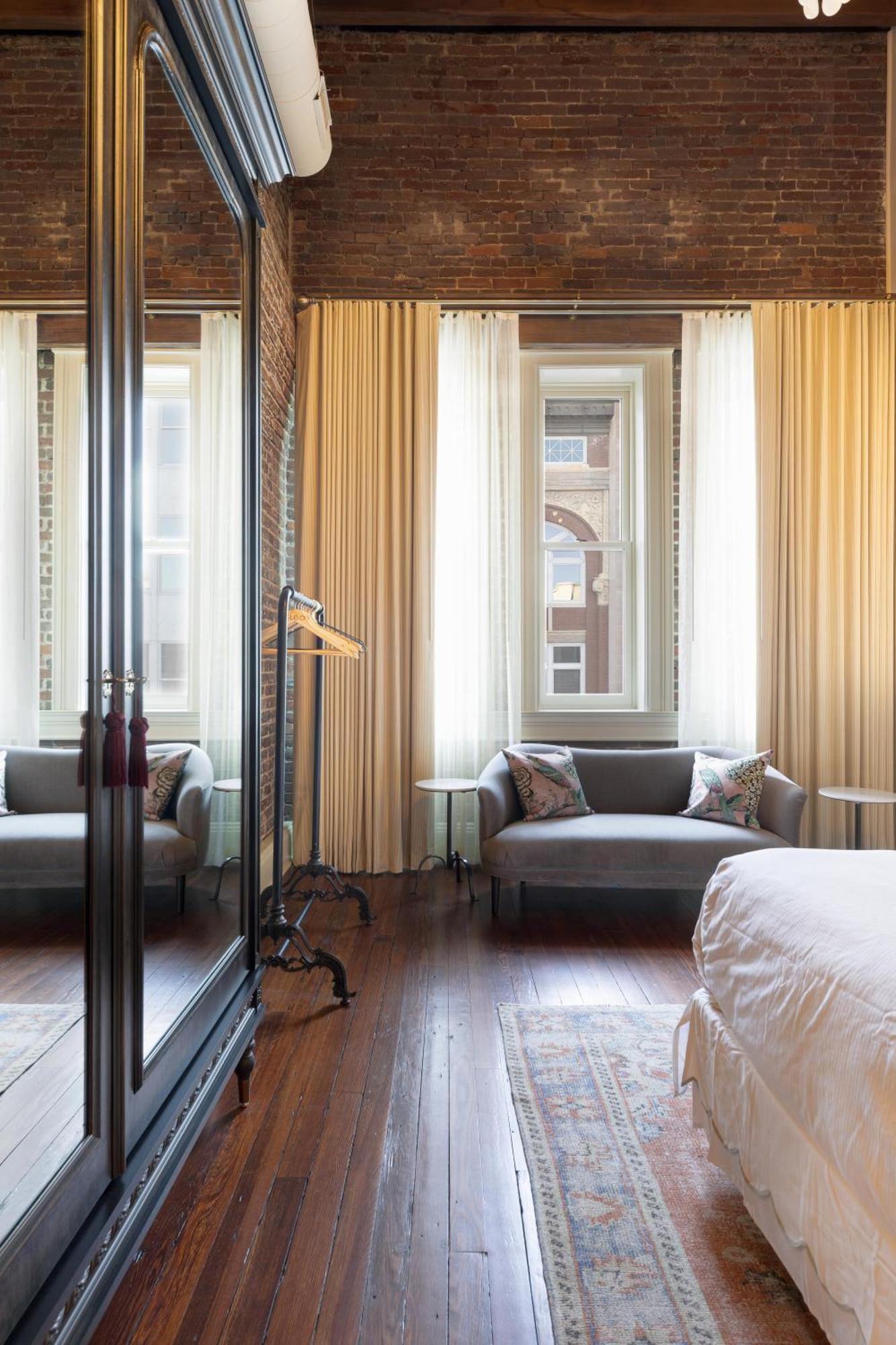 Hotel Cleo, Knoxville Downtown, A Tribute Portfolio Hotel Luaran gambar
