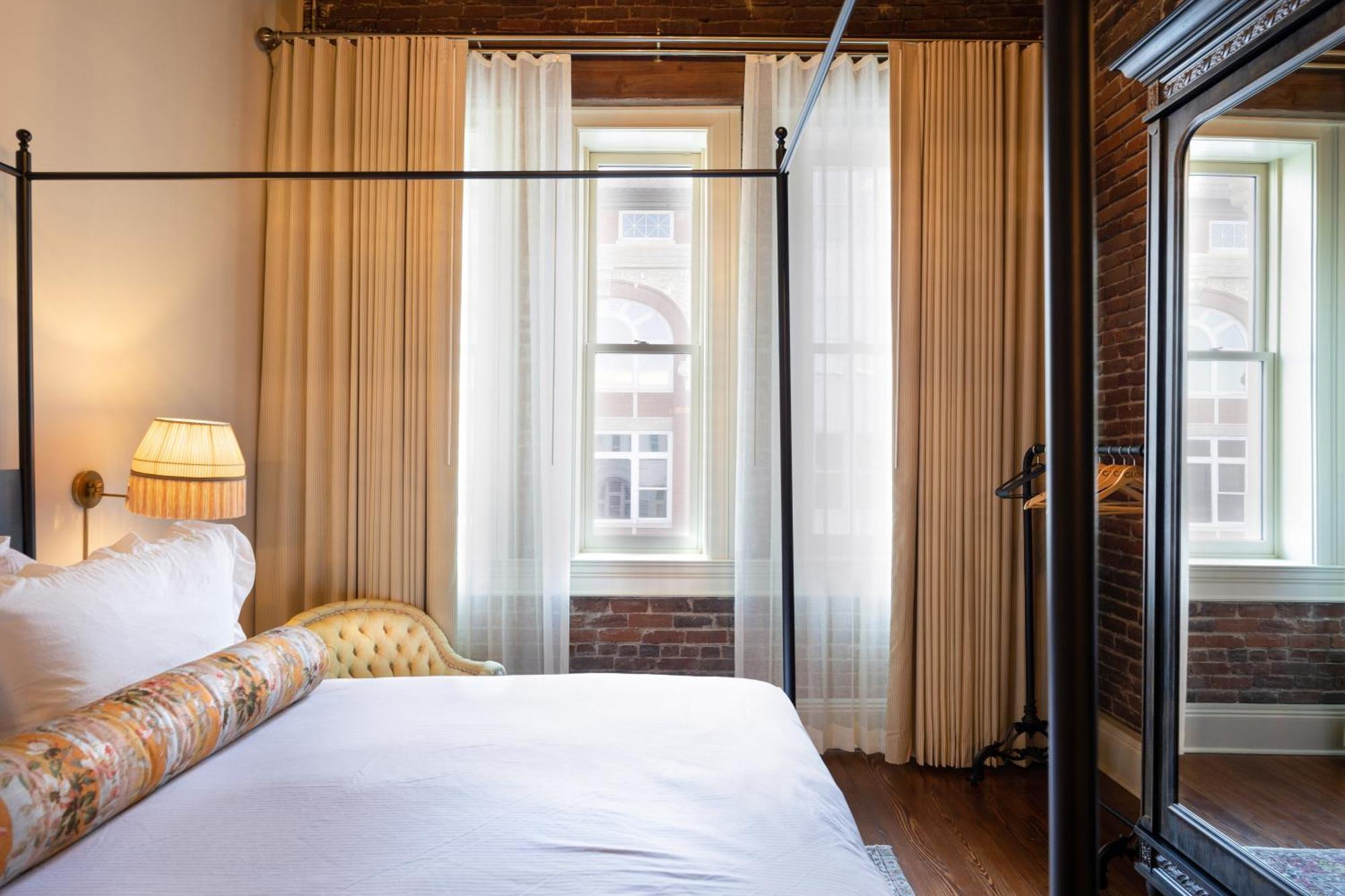 Hotel Cleo, Knoxville Downtown, A Tribute Portfolio Hotel Luaran gambar