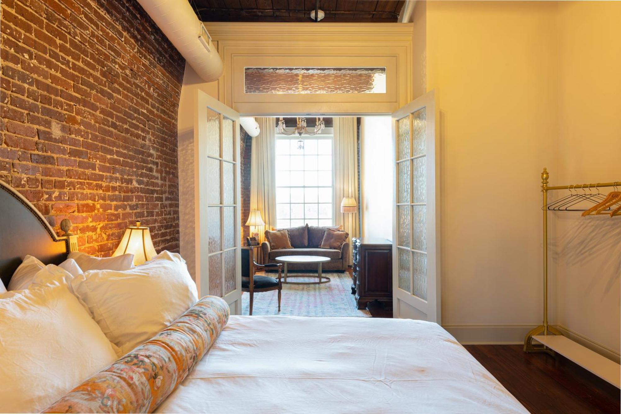 Hotel Cleo, Knoxville Downtown, A Tribute Portfolio Hotel Luaran gambar