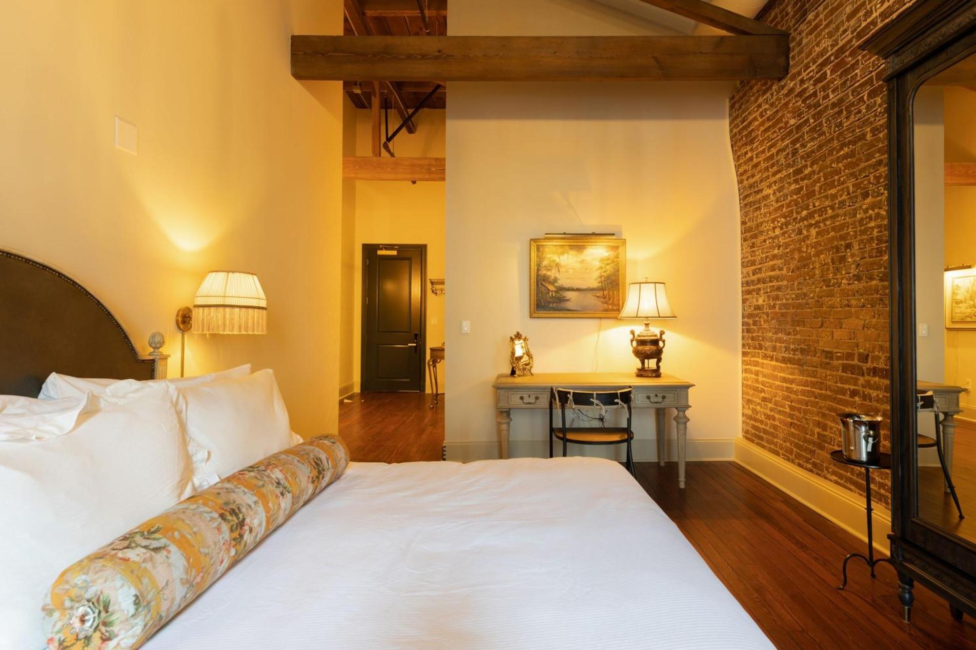 Hotel Cleo, Knoxville Downtown, A Tribute Portfolio Hotel Luaran gambar