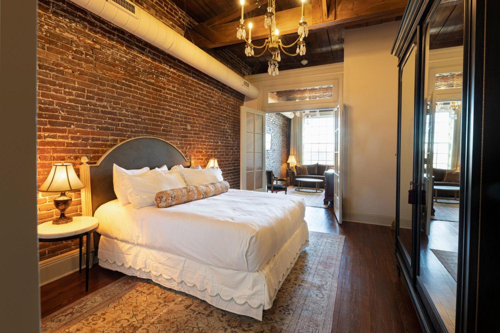 Hotel Cleo, Knoxville Downtown, A Tribute Portfolio Hotel Luaran gambar
